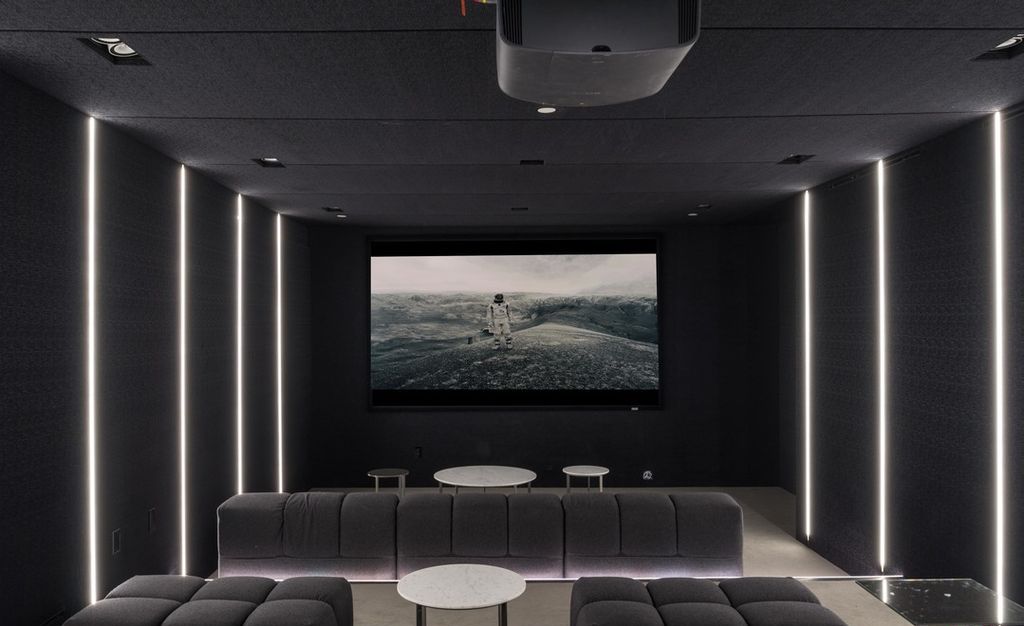 DEDICATED HOME THEATER SETUP